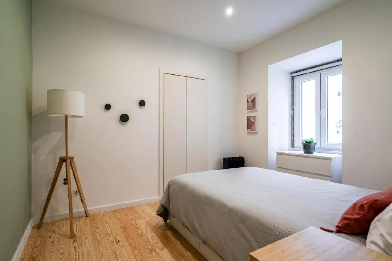 شقة Whome Chic 2-Bed Near Santos & Alcantara Perfect For Families & Couples Lisboa البرتغال