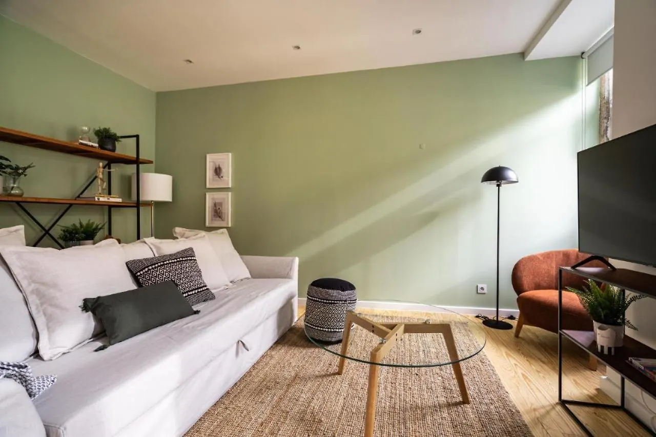 Διαμέρισμα Whome Chic 2-Bed Near Santos & Alcantara Perfect For Families & Couples Lisboa